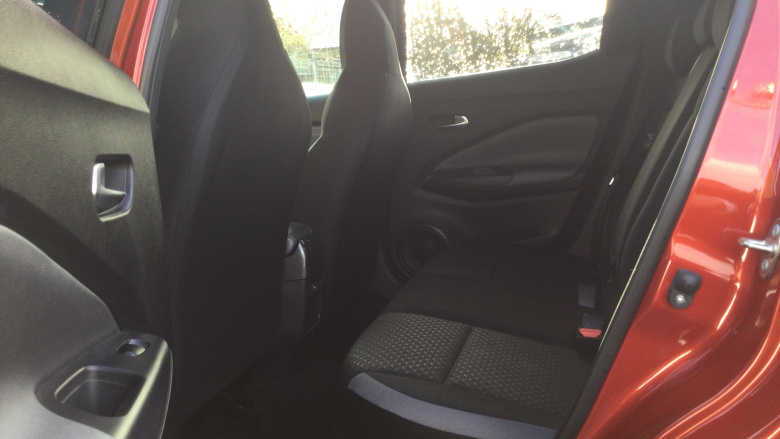 Nissan Juke 1.0 DiG-T 114 N-Connecta 5dr DCT Petrol Hatchback